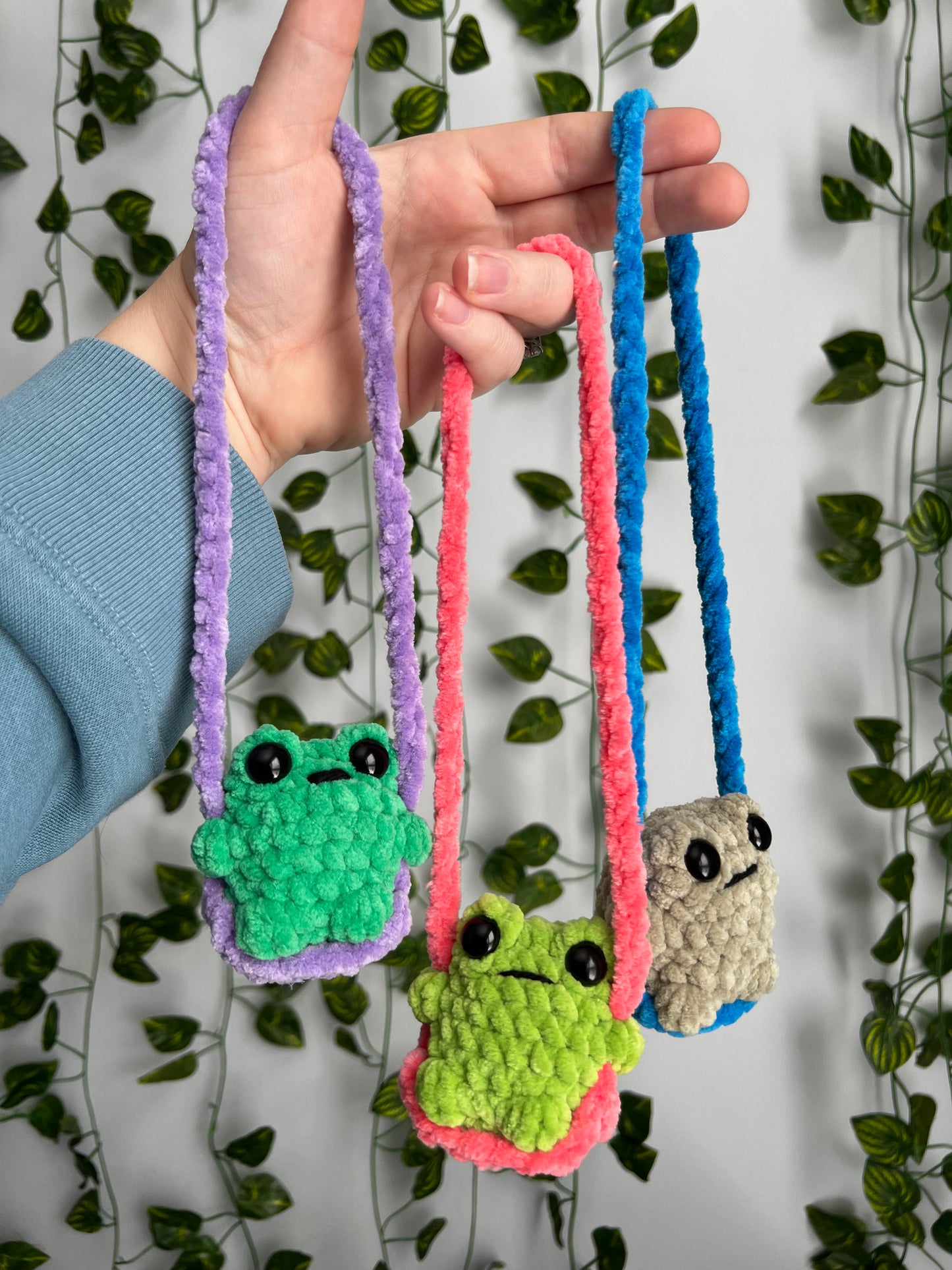 Swinging Frogs